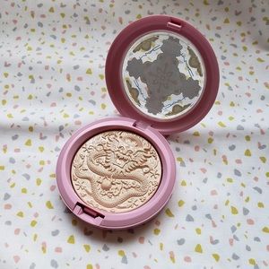 MAC 2020 Lunar Illusions highlighter